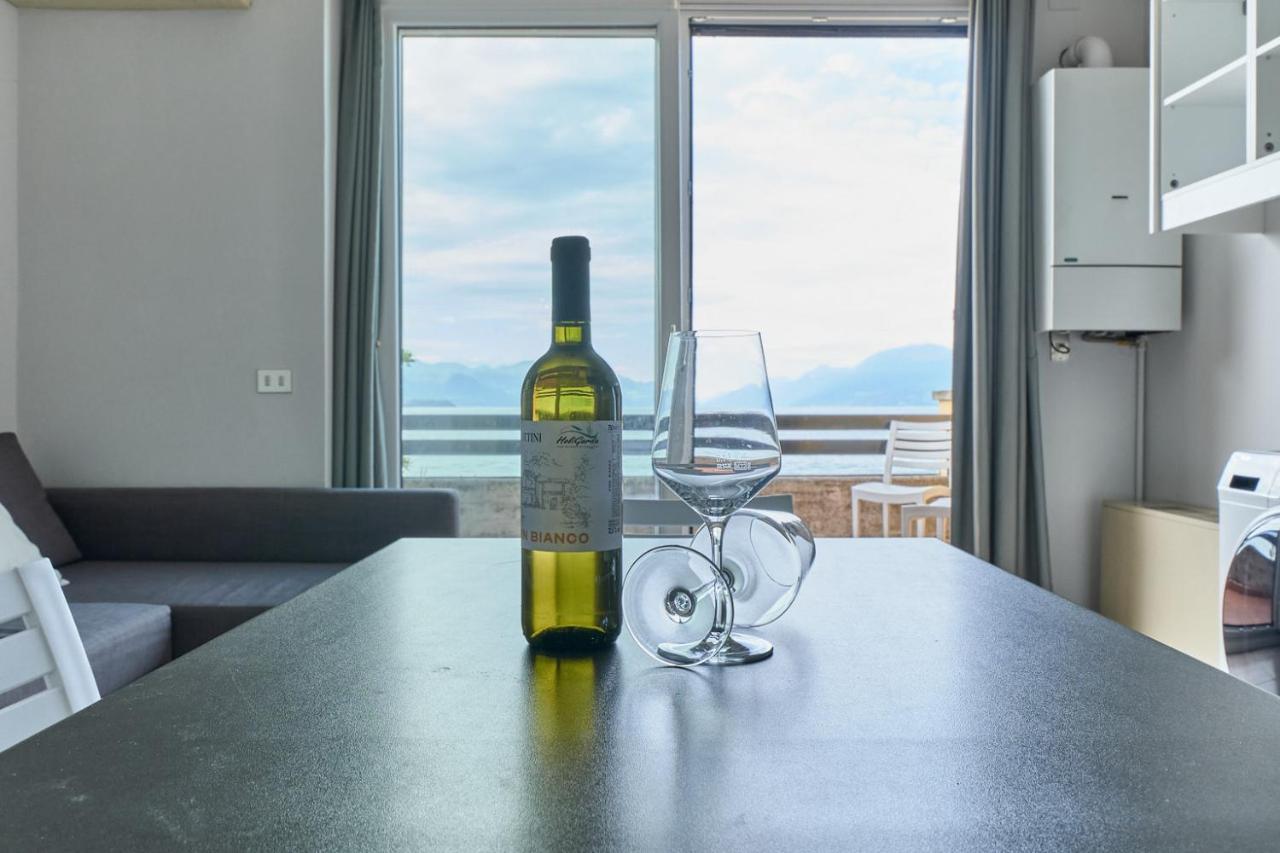 Lydie Apt. Exclusive Holigarda Desenzano del Garda Buitenkant foto