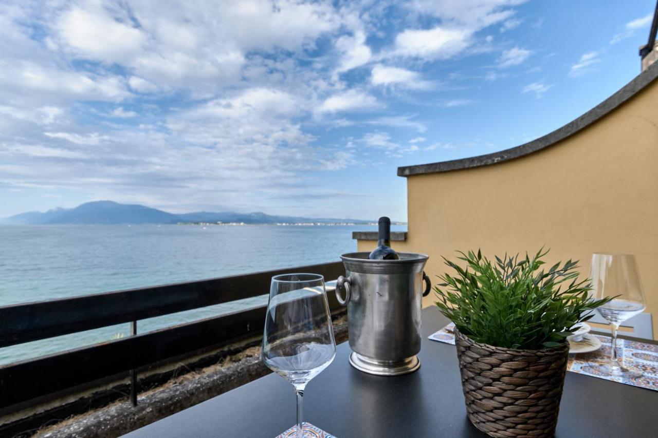Lydie Apt. Exclusive Holigarda Desenzano del Garda Buitenkant foto