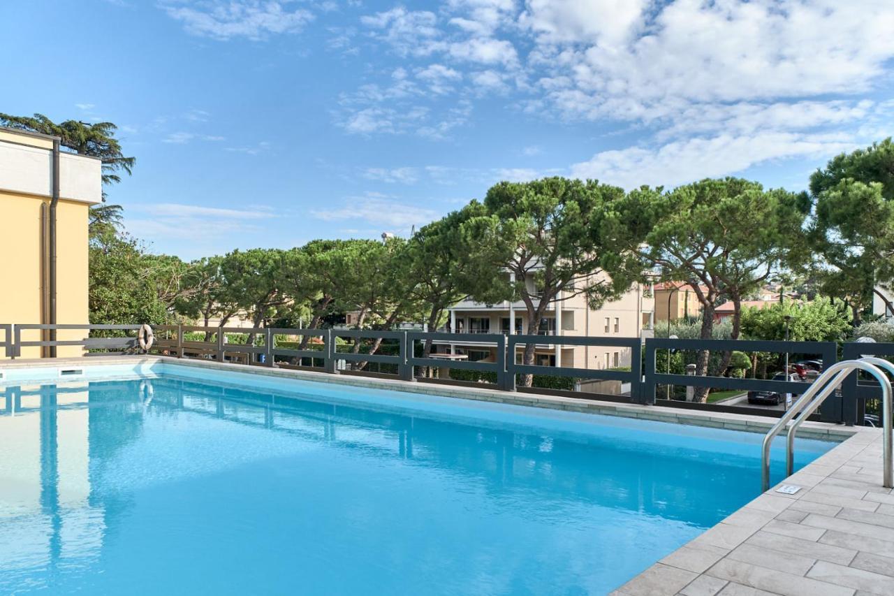 Lydie Apt. Exclusive Holigarda Desenzano del Garda Buitenkant foto